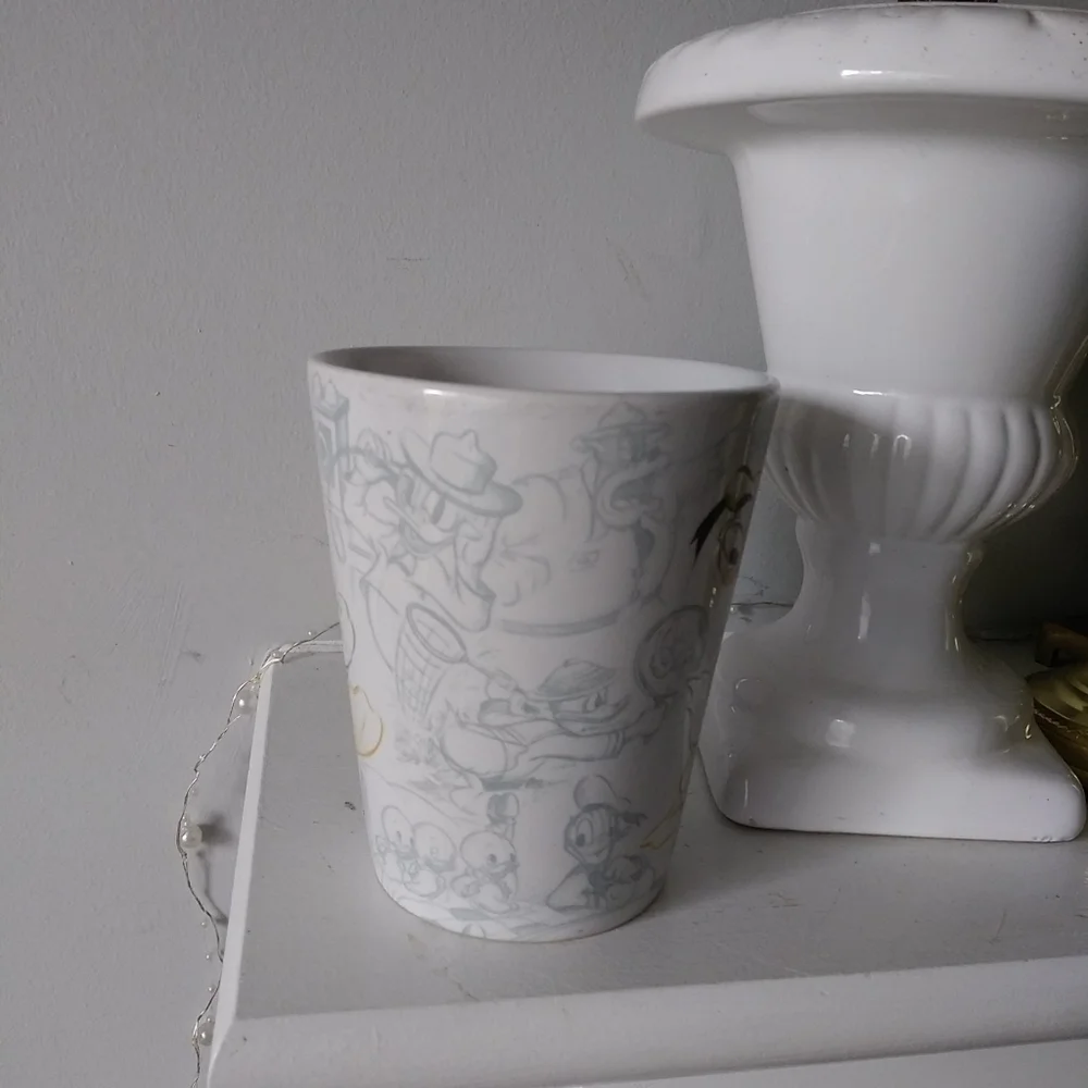 Walt Disney‎ store Donald Duck Sketches coffee mug